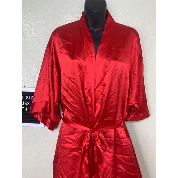 Victoria Secret 2000โs Red Satin Robe With An Ajustable Waistband Size Medium - Picture 3 of 9